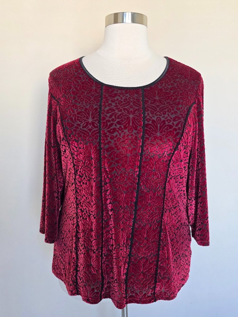 Dressbarn Plus Size 3X Red Black Velvet Burn Out 3/4 Sleeve Shirt Top Blouse